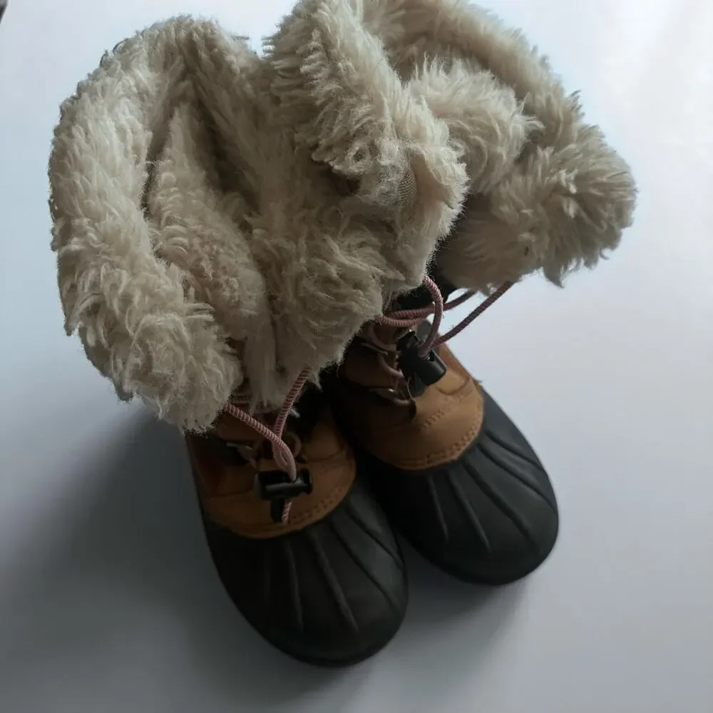 Cat & Jack Tan Duck Boots Size 1 - Sherpa Lined